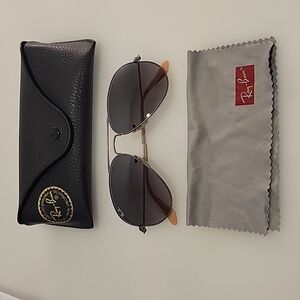 Ray-Ban women's black aviator sunglasses LIKE NEW